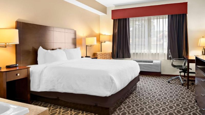 Best Western Paradise Inn, room with private jacuzzi, photo 2