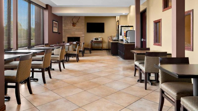Best Western Paradise Inn, room with private jacuzzi, photo 8