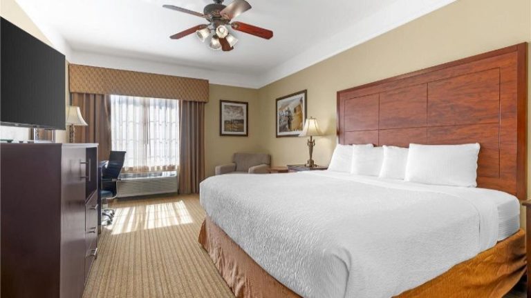 Best Western Plus Monica Royale Inn & Suites