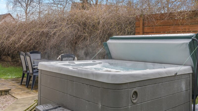 Coire Cas – Allt Mor Cottages, Aviemore, cabin with a private hot tub