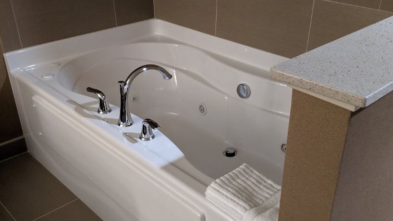 Comfort Inn and Suites Schenectady1 - jacuzzi hotel room