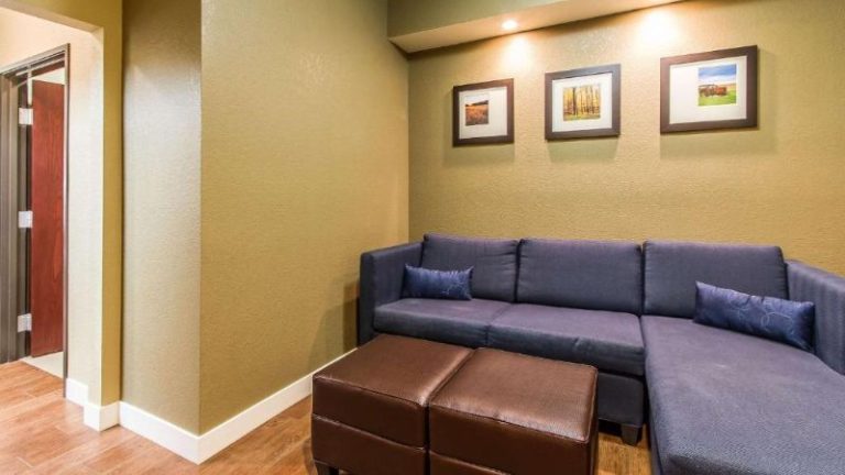 Comfort Suites Mattoon
