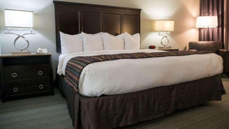 Country Inn & Suites by Radisson, Effingham, IL