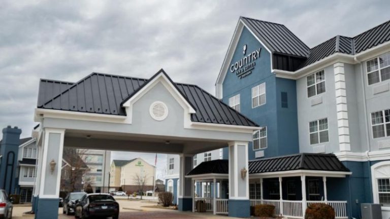 Country Inn & Suites by Radisson, Effingham, IL