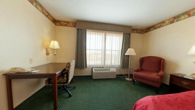 Country Inn & Suites by Radisson, Elkhart North, IN