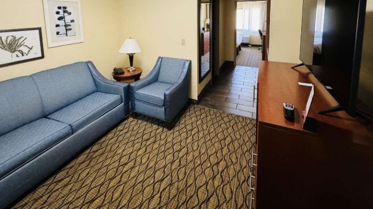 Country Inn & Suites by Radisson, Mishawaka, IN