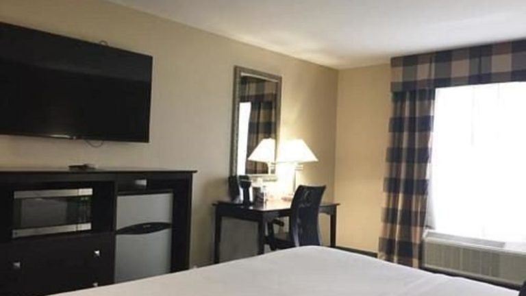 Country Inn & Suites by Radisson, Elizabethtown, KY