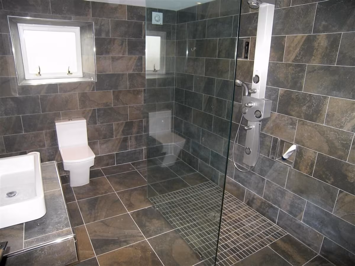 Criffel Glen, cabin with a private hot tub, photo 3