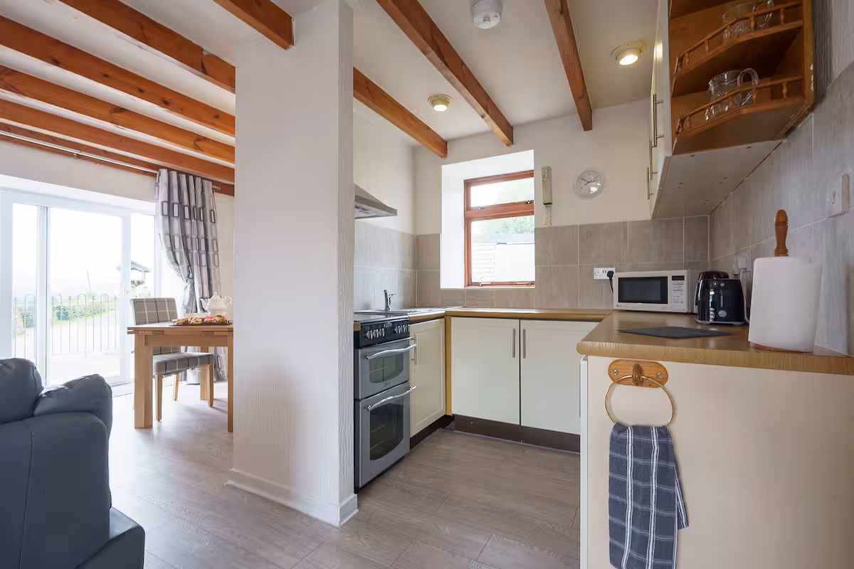 Dalgarnock cottage, cabin with a private hot tub, photo 2