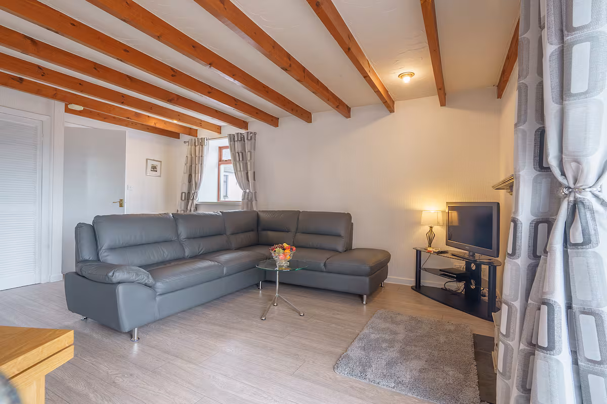 Dalgarnock cottage, cabin with a private hot tub, photo 4