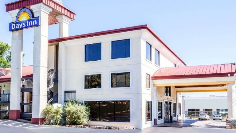 Days Inn by Wyndham Dalton