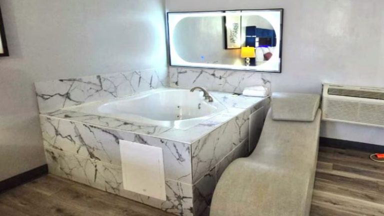 Elite Inn & Suites