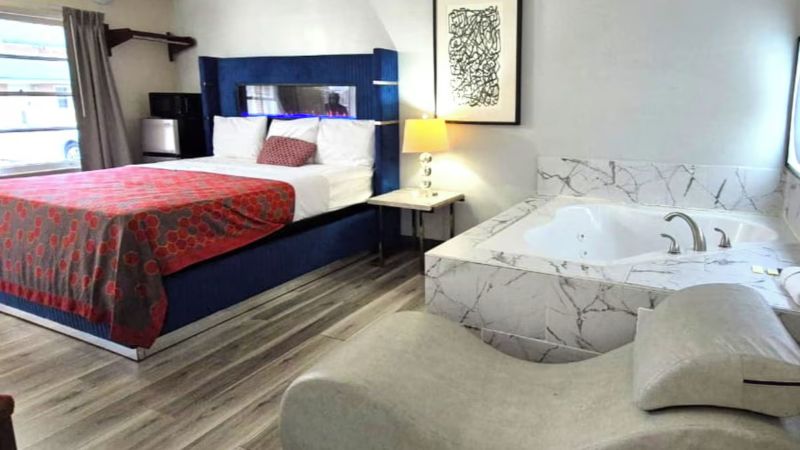 Elite Inn & Suites