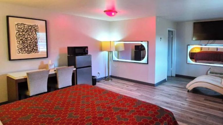 Elite Inn & Suites