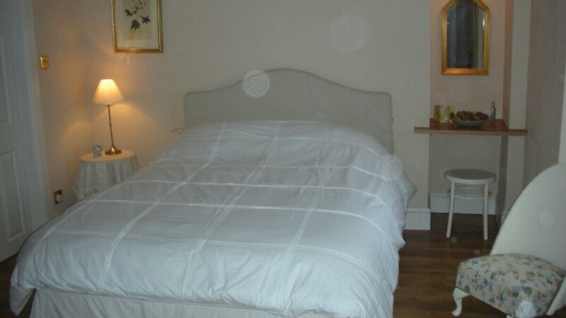 Former Lodge House to Swordale Castle, cabin with a private hot tub