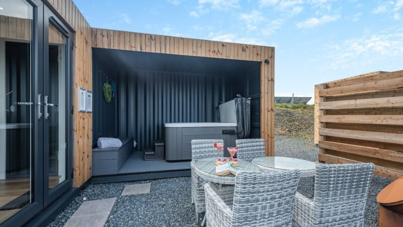 Galloway Views – Galloway Luxury Lodges, Wigtown, cabin with a private hot tub