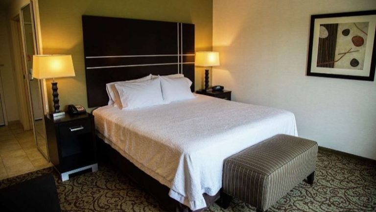 Hampton Inn & Suites Sharon