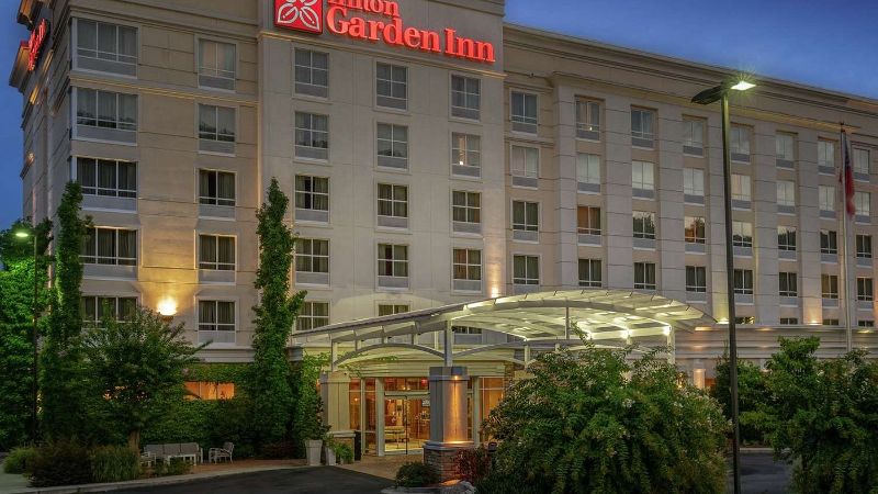Hilton Garden Inn Dalton, room with private jacuzzi, photo 5
