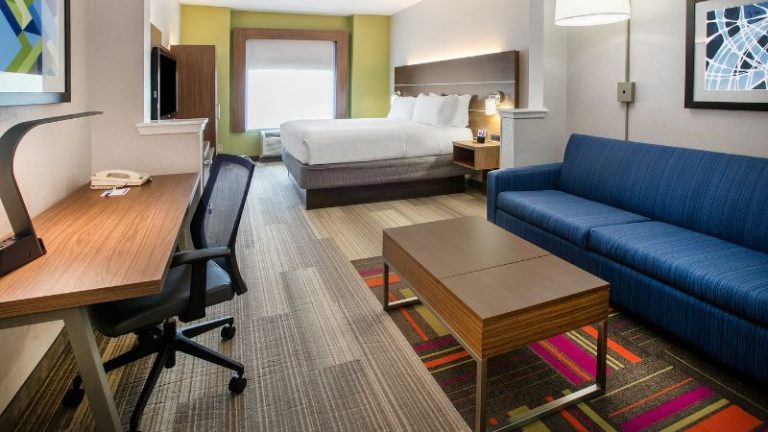 Holiday Inn Express Hotel & Suites Dallas