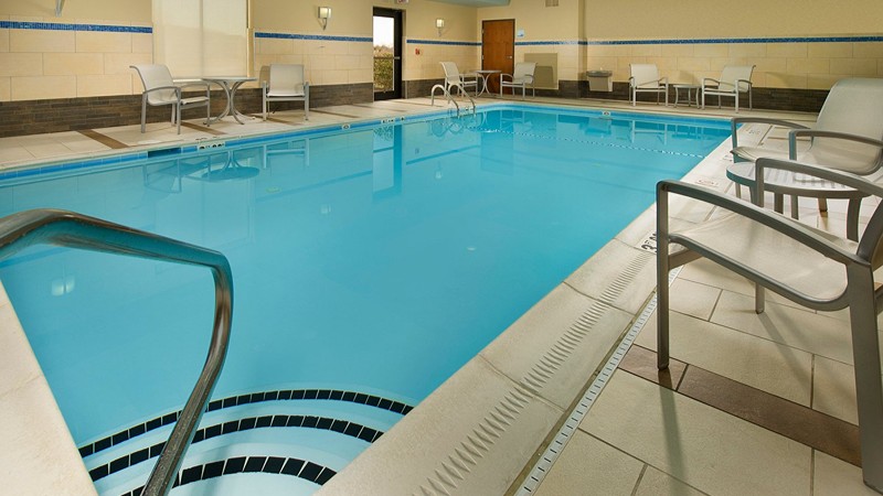 Holiday Inn Express & Suites Columbia – East Elkridge, room with private jacuzzi, photo 5