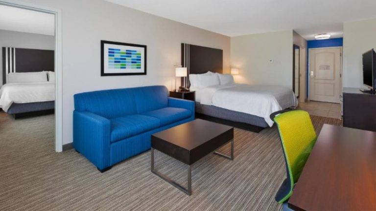 Holiday Inn Express & Suites Effingham
