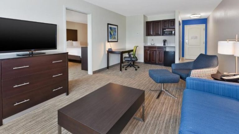 Holiday Inn Express & Suites Effingham
