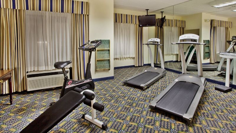Holiday Inn Express & Suites Lawrenceville, an IHG Hotel, room with private jacuzzi, photo 7
