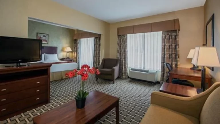 Holiday Inn Express & Suites Youngstown N (warren/niles), An Ihg Hotel