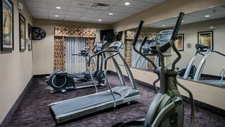 Holiday Inn Express & Suites Youngstown N (warren/niles), An Ihg Hotel