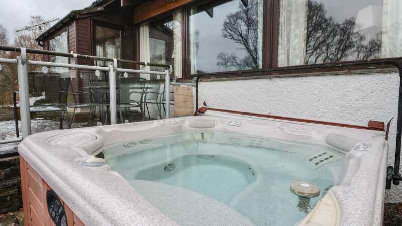 KATCHANA, cabin with a private hot tub