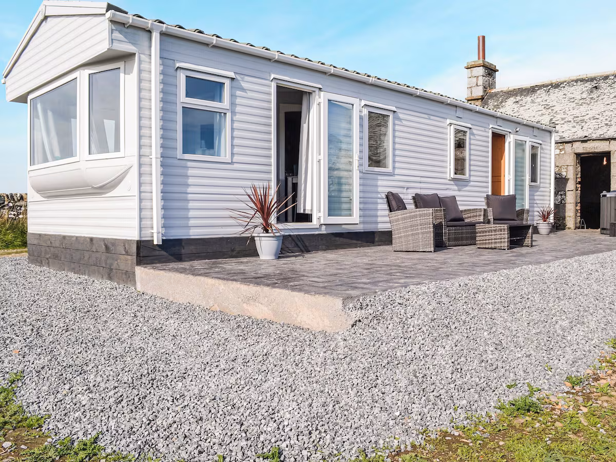 Kevans Farm – The Seaview Retreat, cabin with a private hot tub, photo 2