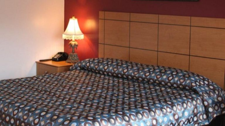 New Relax Inn Bridgeview, Illinois