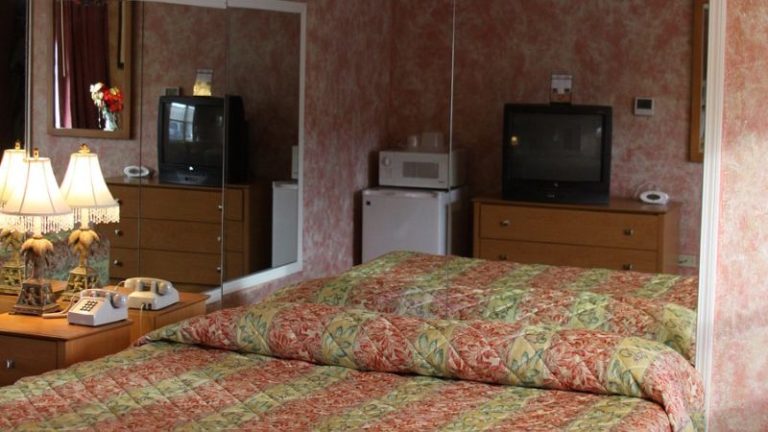New Relax Inn Bridgeview, Illinois