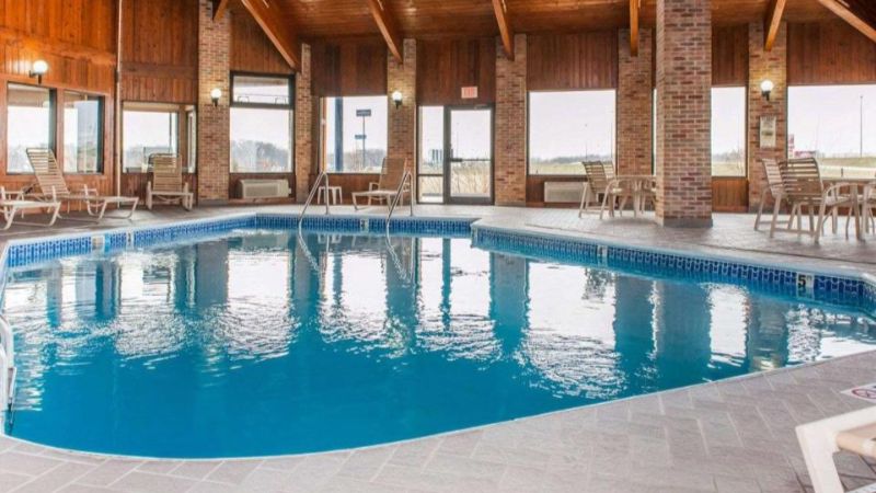 Quality Inn Effingham, room with private jacuzzi, photo 6