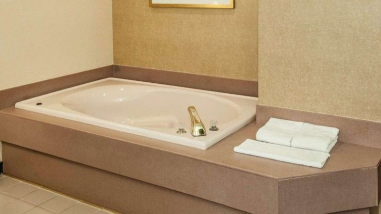 Quality Inn & Suites Goshen