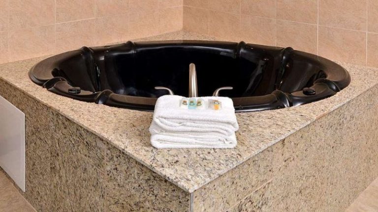 Quality Inn & Suites Matteson Near I-57