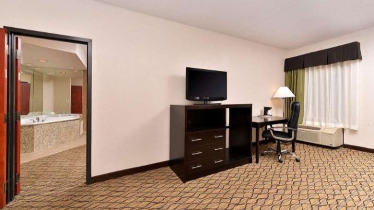 Quality Inn & Suites Matteson Near I-57