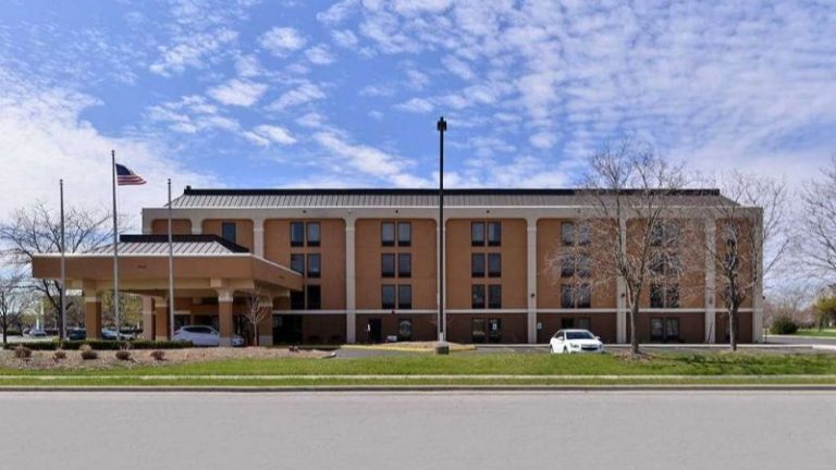 Quality Inn & Suites Matteson Near I-57