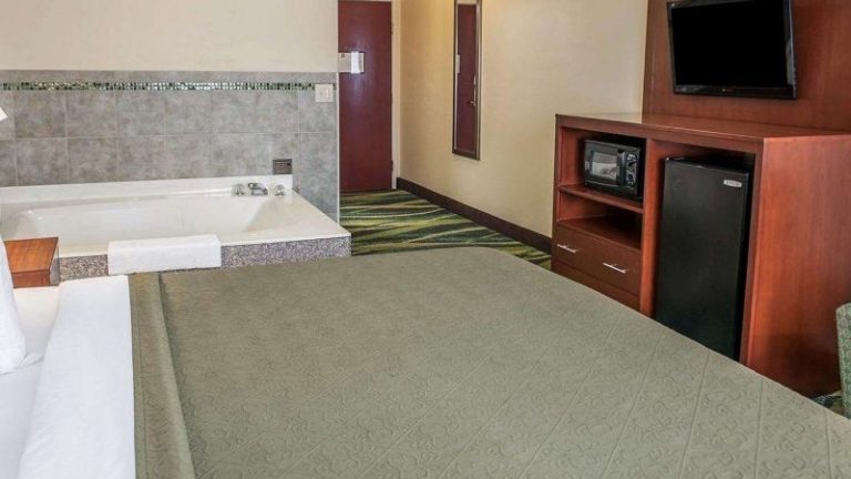 Quality Inn & Suites South Bend Airport