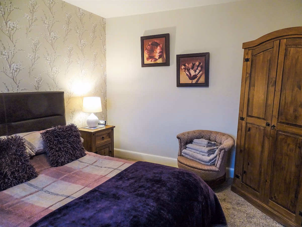 Set in a quiet location with a garden, cabin with a private hot tub, photo 2