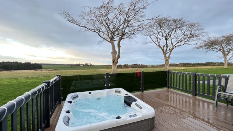 Stewart Resort Lodge 34, cabin with a private hot tub