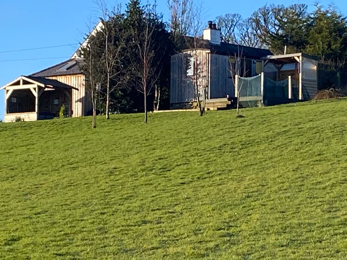 Stunning Shepherds Hut, cabin with a private hot tub, photo 5