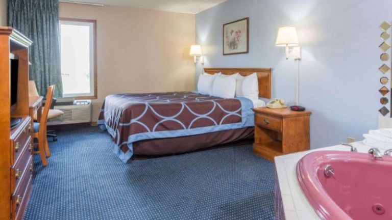 Super 8 by Wyndham O’Fallon MO/St. Louis Area, Missouri
