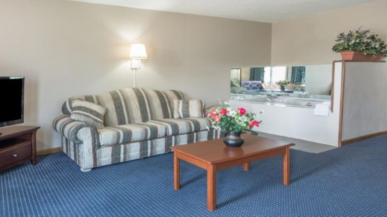 Super 8 by Wyndham O’Fallon MO/St. Louis Area, Missouri
