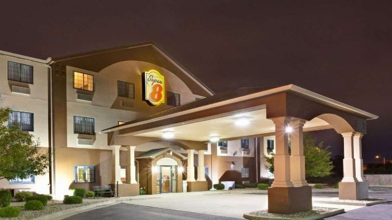 Super 8 by Wyndham South Bend