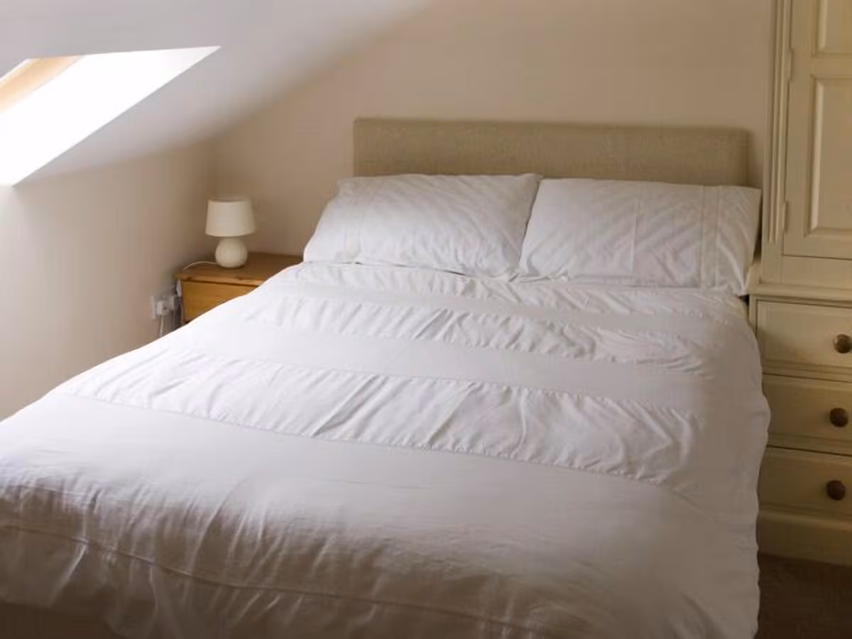 THE LOFT, cabin with a private hot tub, photo 6