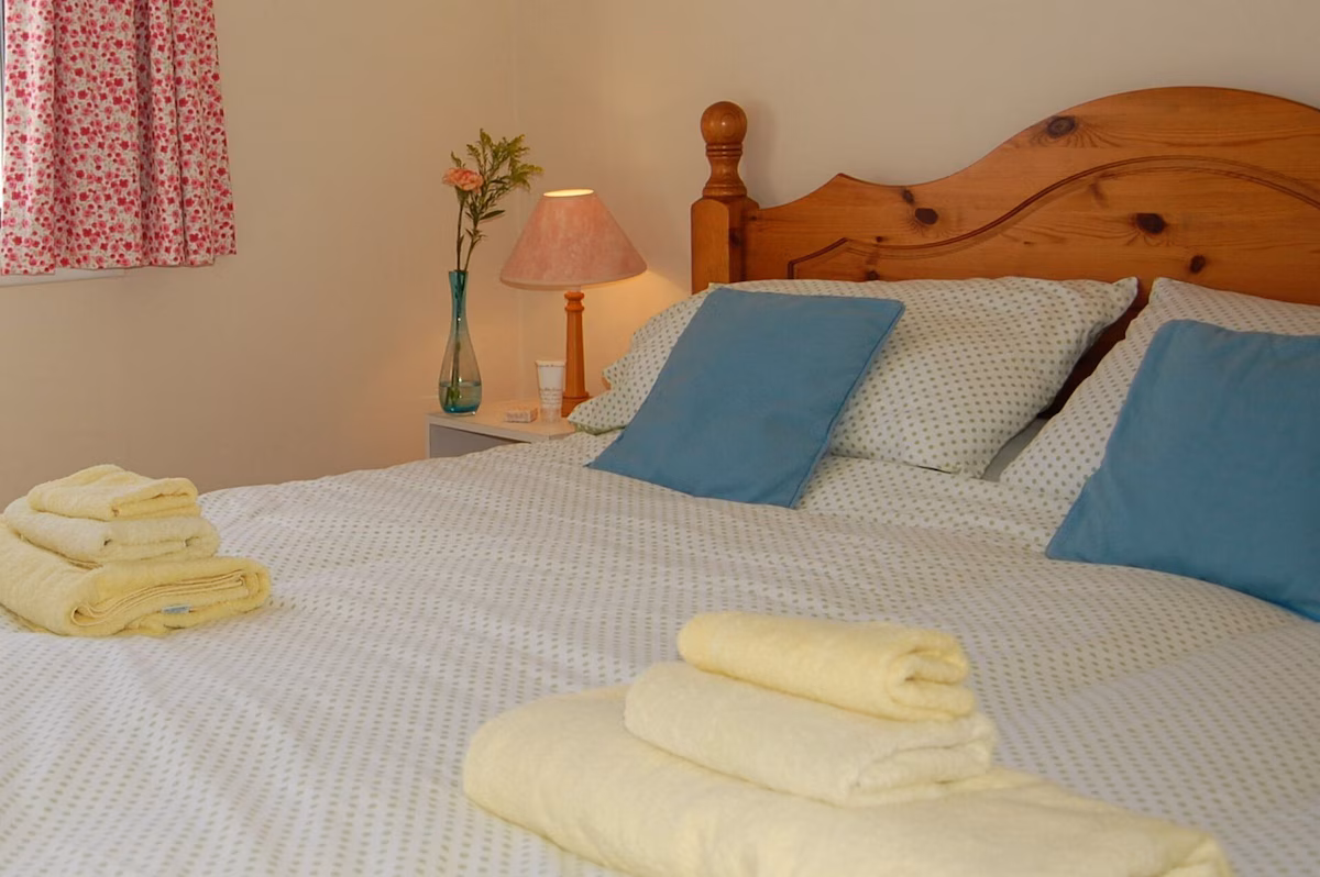 The Haven, cabin with a private hot tub, photo 5