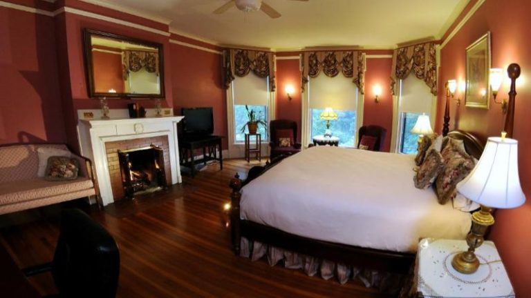 The Oliver Inn