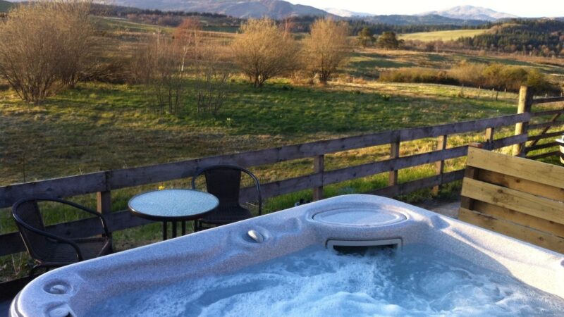 The Steading Farm Cottage, cabin with a private hot tub
