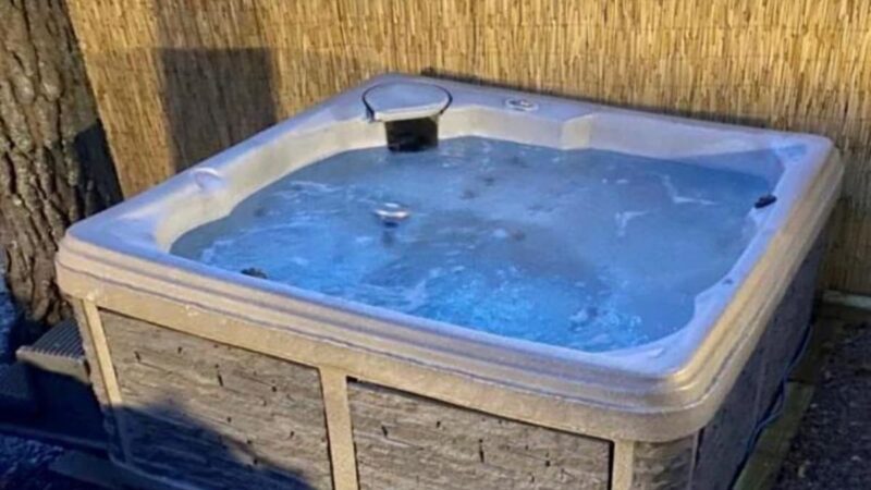 Wildcat Lodge – Retreat Group, cabin with a private hot tub